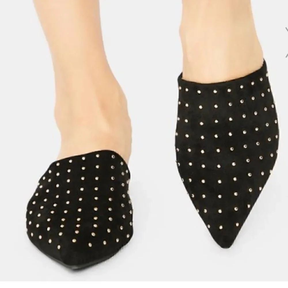 NIB Stud Flats    - Picture 2 of 9
